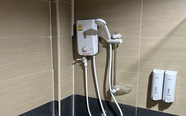 V Tharm Hotel