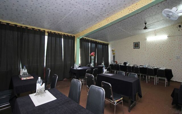 OYO Flagship 5175 Hotel Rama Blue Point