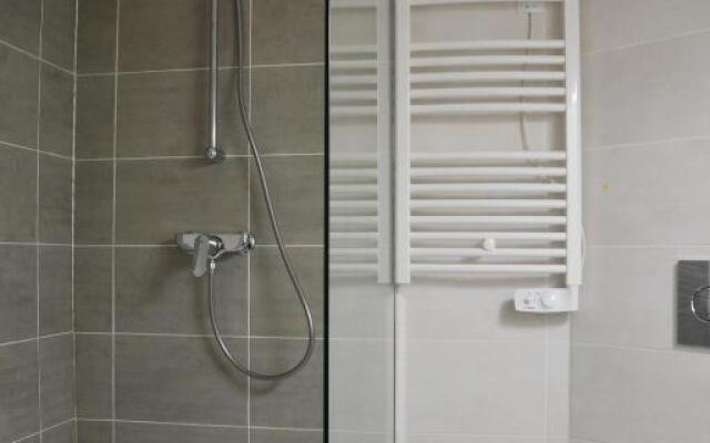 Vias-Village - T2 dans ancien domaine viticole