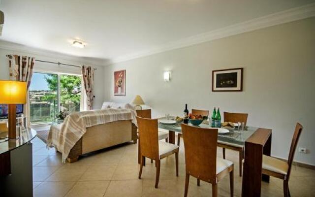 44 Fairviews Village Boavista