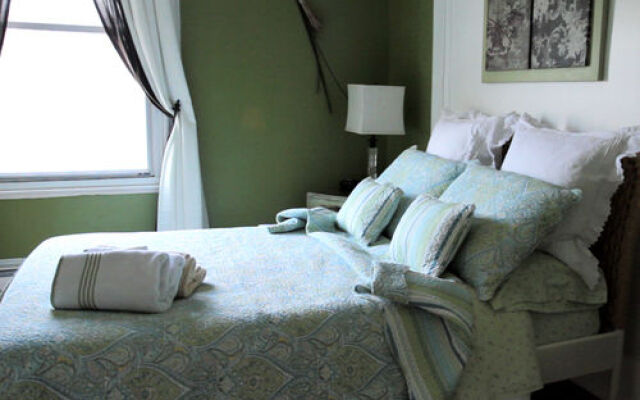 Gite Maamm Bolduc Bed & Breakfast Montreal