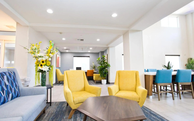 Holiday Inn Express & Suites Sacramento NE Cal Expo by IHG