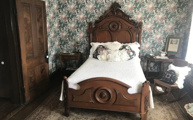 Corner George Inn Bed & Breakfast
