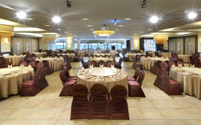 Chateau Beach Resort