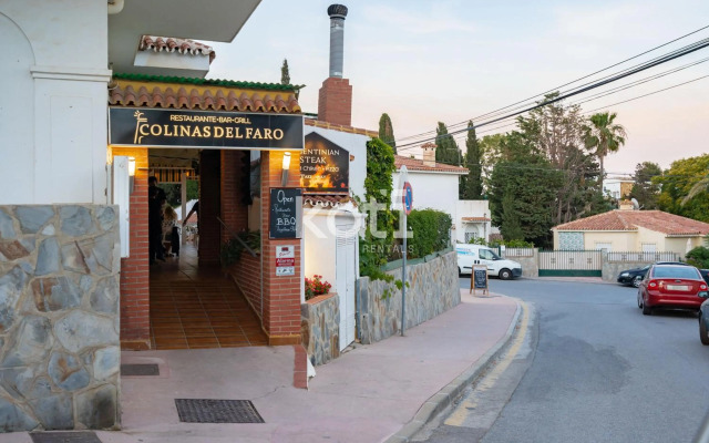 Lovely Loft with swimming pool and sea views Koti Rentals