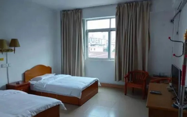 Shixing Hengtong Hotel