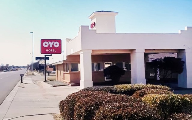 Hotel Elk City OK Route 66 by OYO Rooms