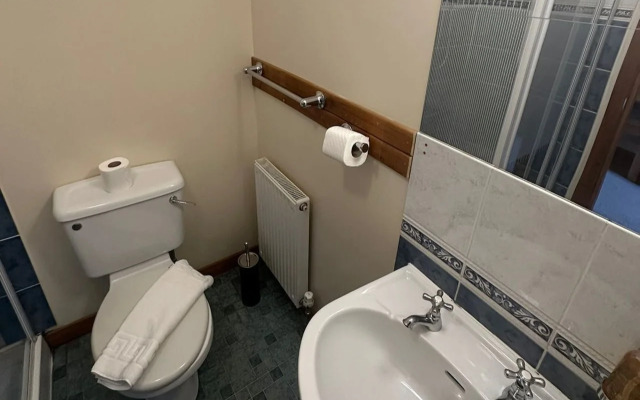 OYO Mackays Travel Lodge Hotel