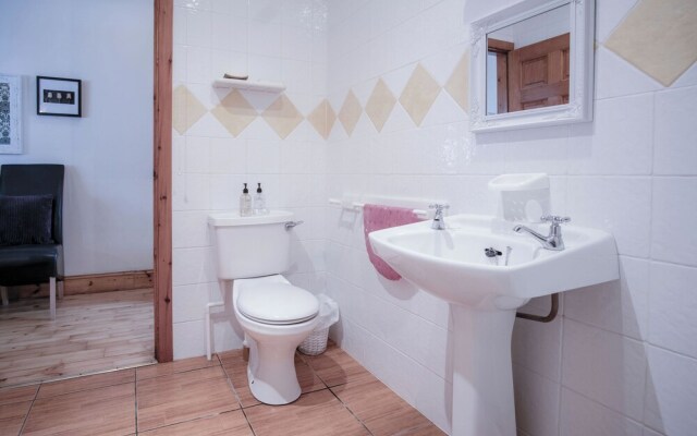 Rose Cottage - 3 Bed Cottage - New Hedges - Tenby