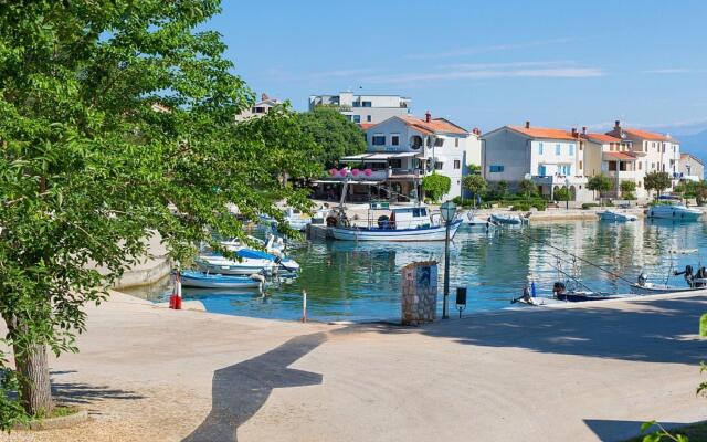 Nice Apartment with Private Terrace,50m Distant From the Sea !