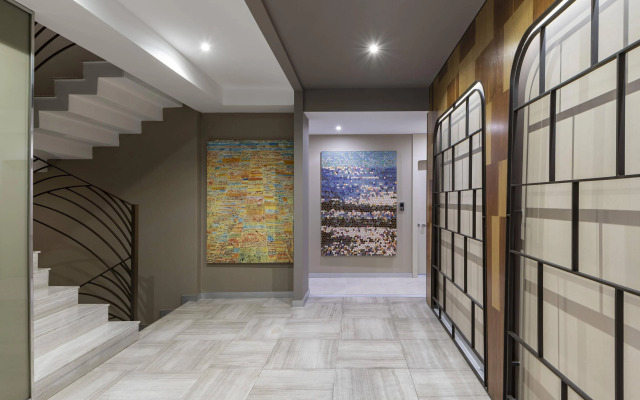 Upsuites Hotel
