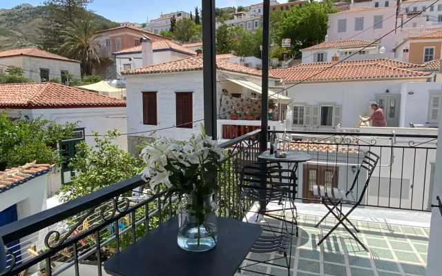 Douskos Uptown Living Hydra