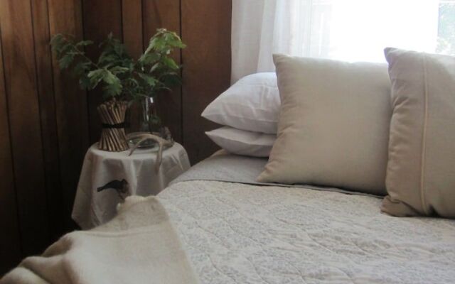 The Red Rooster Lodge