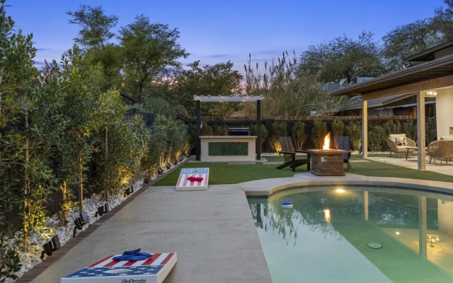 Valley View Chic Home w Backyard Oasis