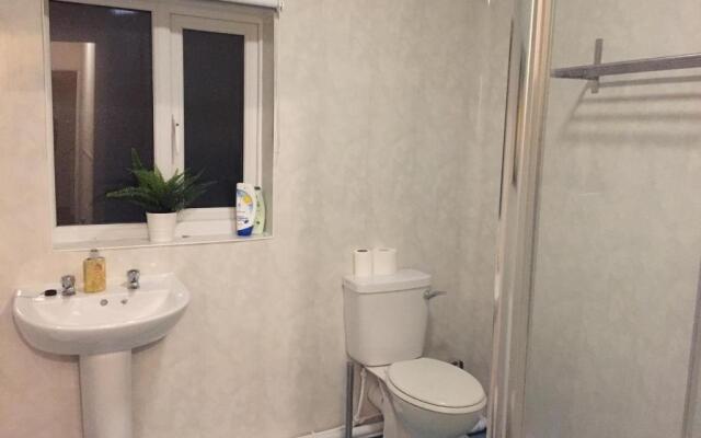 Luxury Apartment-golden Triangle, Parking & Garden