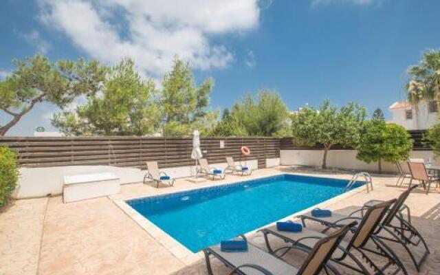 Holiday Home 3 Bedrooms 1 Bathroom - Pernera