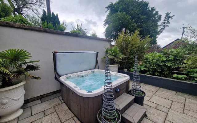 Luxury Penthouse Apartment - Beautiful Countryside