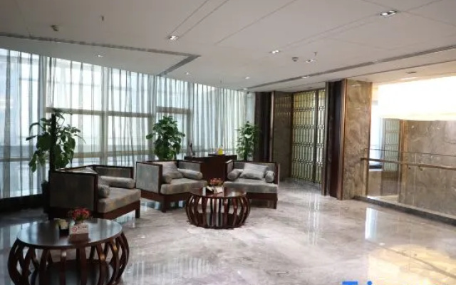Asia Europe Hotel (Lan Da Er Yuan Branch, Xiguan Metro Station)