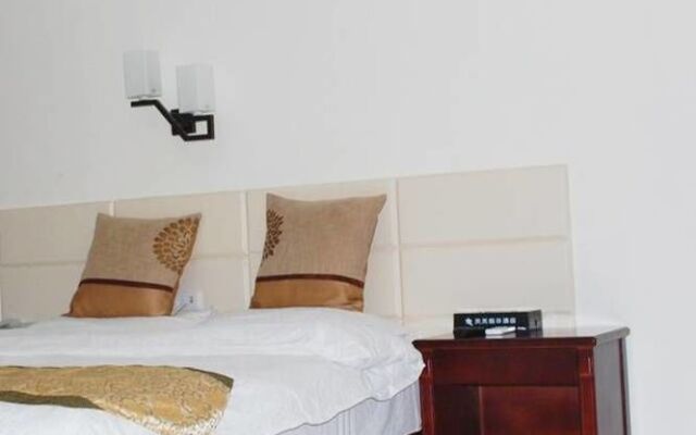 Tian Tian Holiday Hotel