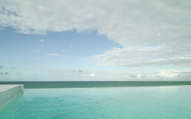 Zanbluu Beach Hotel