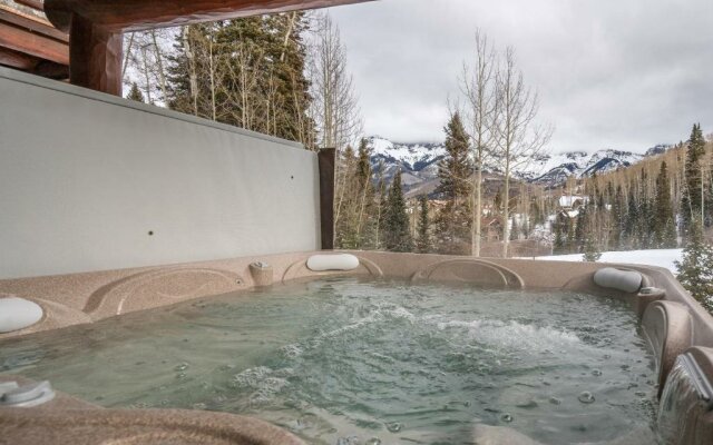 Villas At Tristant 137 by Avantstay Ski In/ Ski Out Home w/ Panoramic Views & Hot Tub
