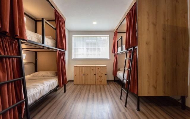 Closer Hostel