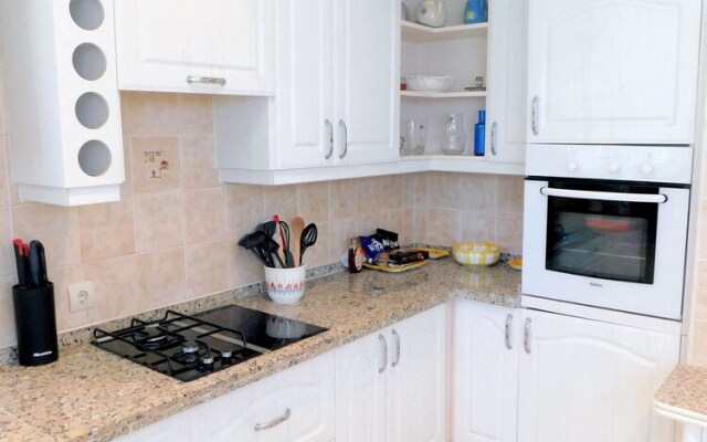 Marbella Views Jacuzzi Cinema Bbq Pool Condo Wifi