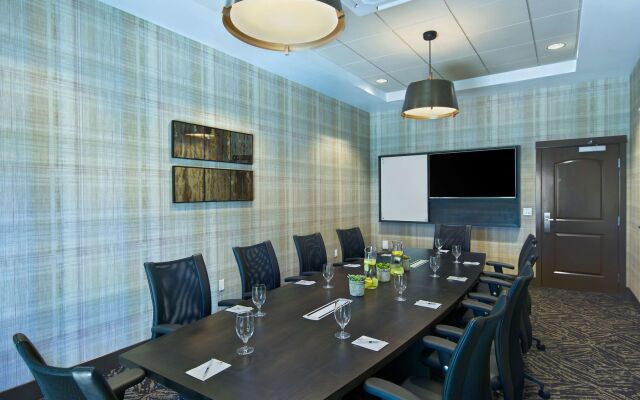 Oxford Suites Sonoma County