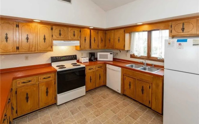 Hess Virginia - 5 Br Home