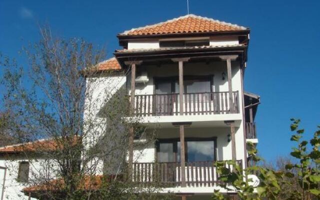 Family Hotel and Restaurant Plamena