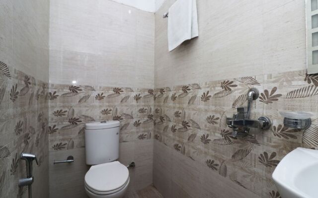 OYO Flagship 18847 Hotel Space Paradise Inn