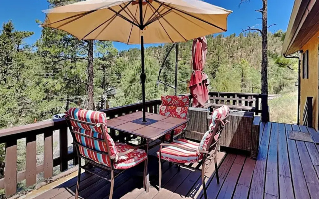 Knotty Pines Cabin by Ruidoso Vacation Rentals