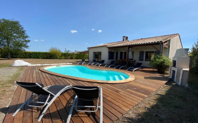 Le Frene With Private Swimming Pool