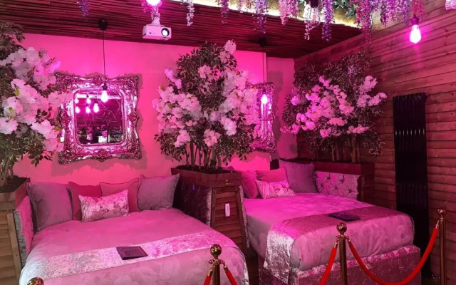 Unique Luxury Stay for 8
