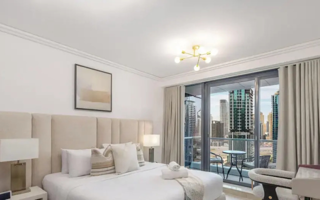 LUX The JLT Gold Crest Suite