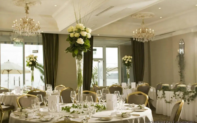 L'Horizon Beach Hotel & Spa