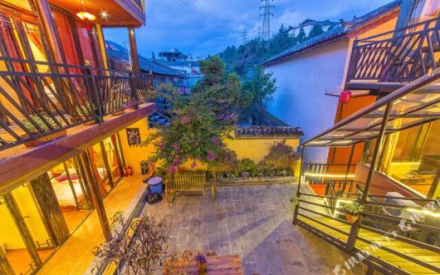 Lijiang Bifengtang Inn