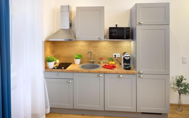 Jimmy's Apartments Dandelion