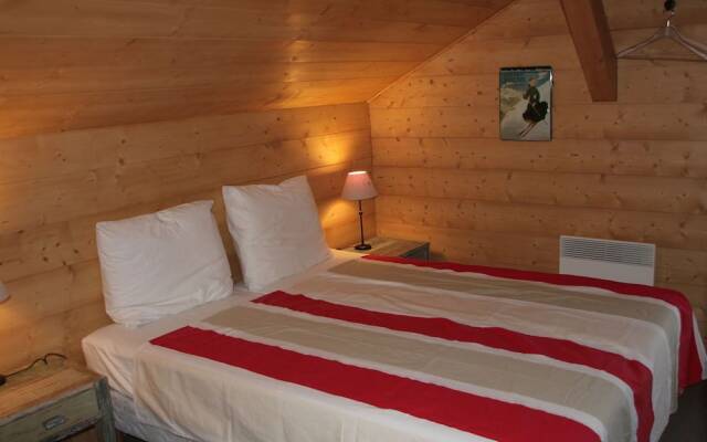 Sunny Chalet in Les Gets with Jacuzzi
