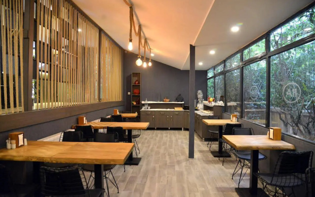 A11 Hotel Cadde