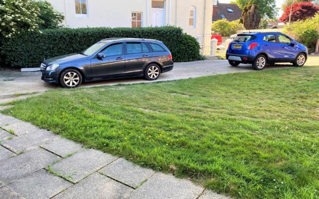 Luxury Suntrap in Private Complex St Leonards