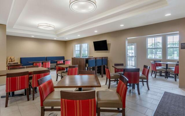 Comfort Suites