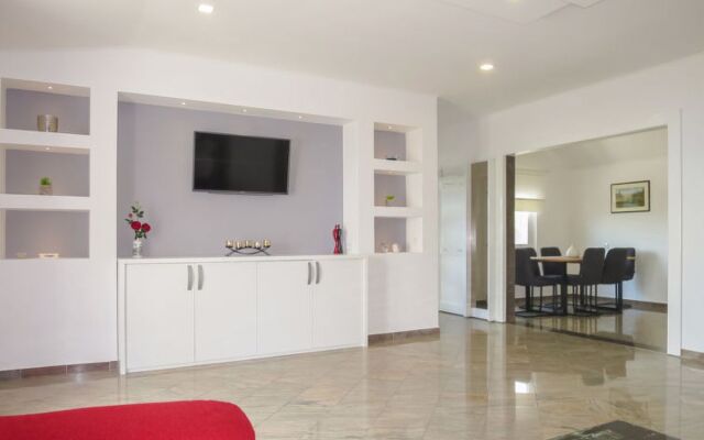 Andrijana (SRD401) 42422
