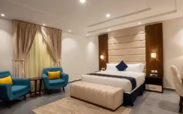 The Palace Hotel Suites 6