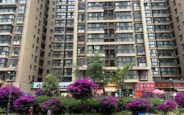 Yayun Homestay (North Square of Kunming Railway Station)