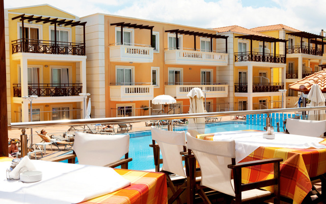 Porto Kalamaki Hotel