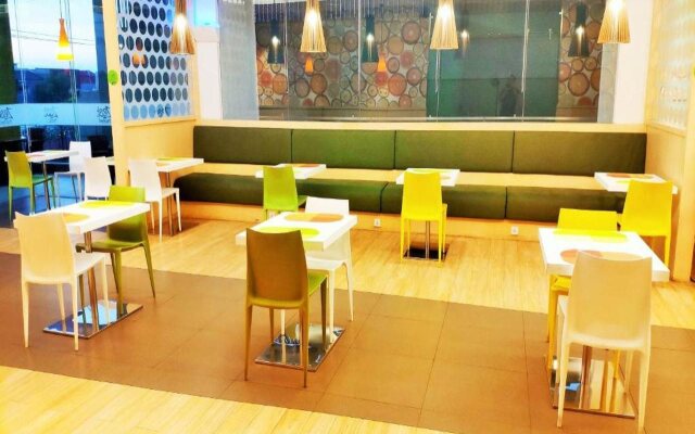 Zest Jemursari by Swiss-Belhotel International