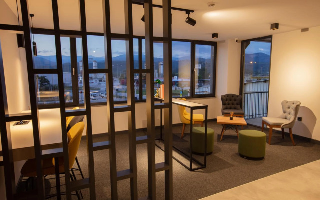 Valent Otel Business