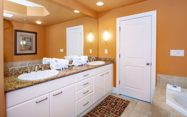 Crc0608 2 Bedroom Condo