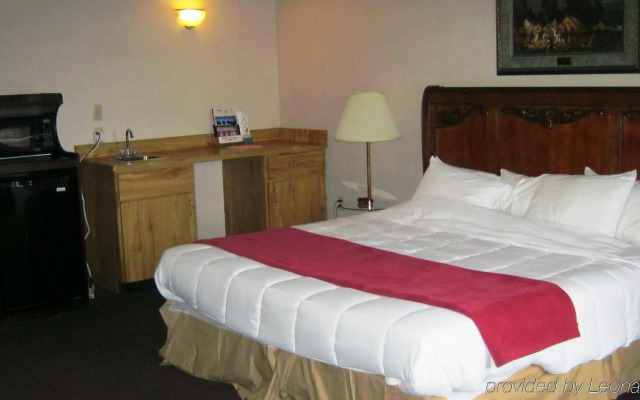 Voyageur Inn and Conference Center